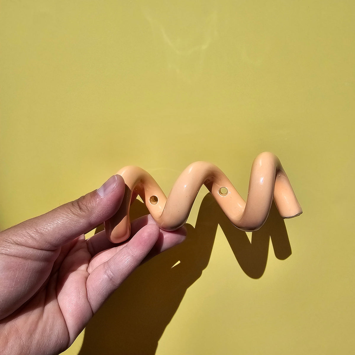 PEACHY TWISTY WALL HANGER!