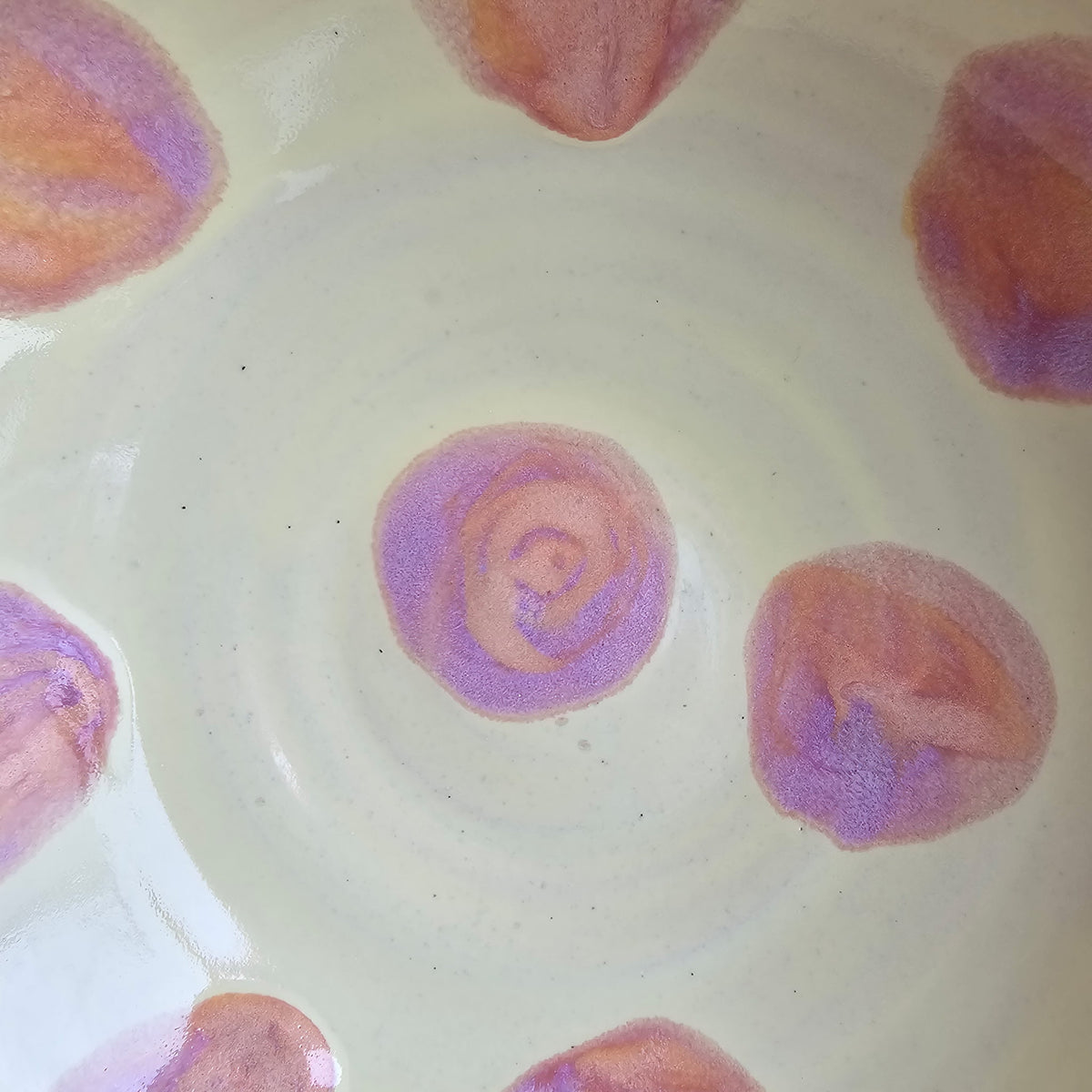 LEMON FROSTING BIG DOT PLATE BOWL