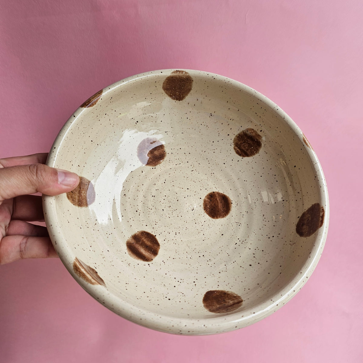 CHOCOLATE MILK SPECKLED DOT PLATE BOWL