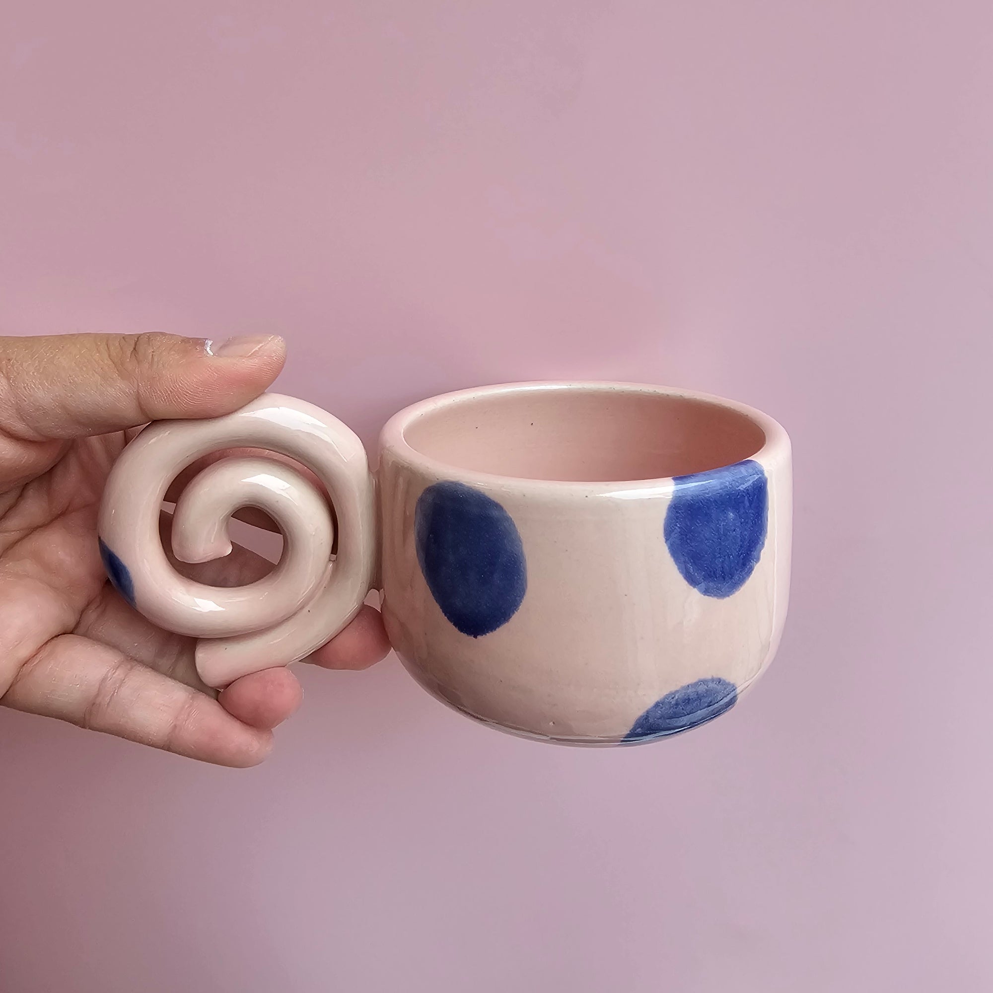 POODLE SPIRAL MUG DOTS