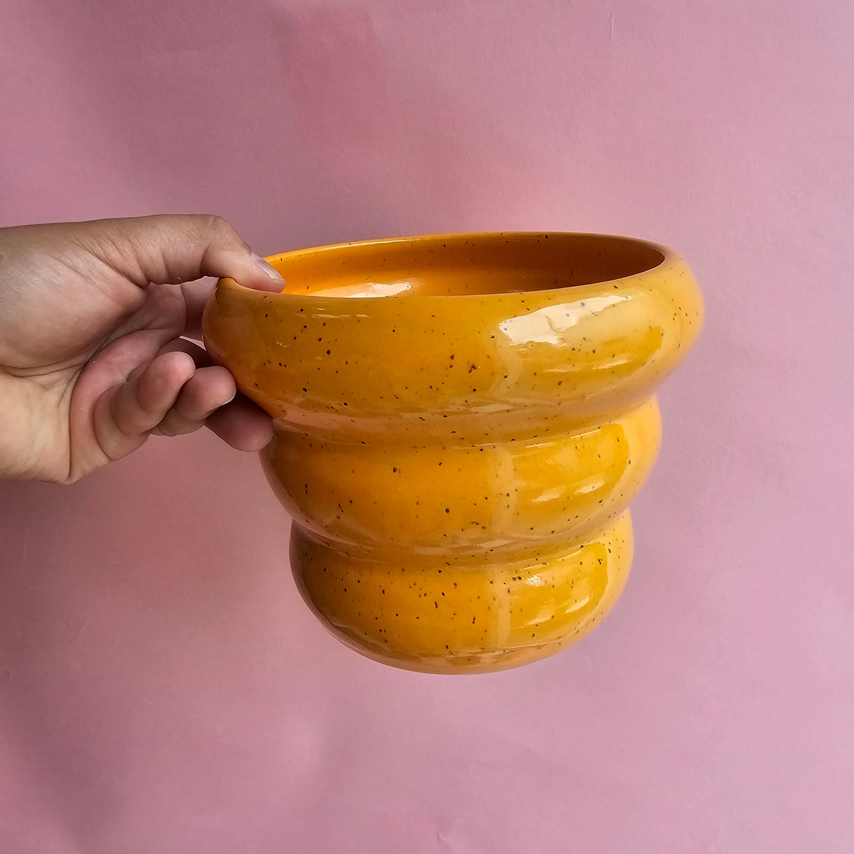 MANGO WAVY VASE